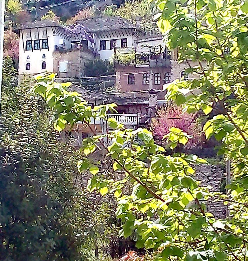 Ruols guesthouse Gjirokastër Eksteriør billede