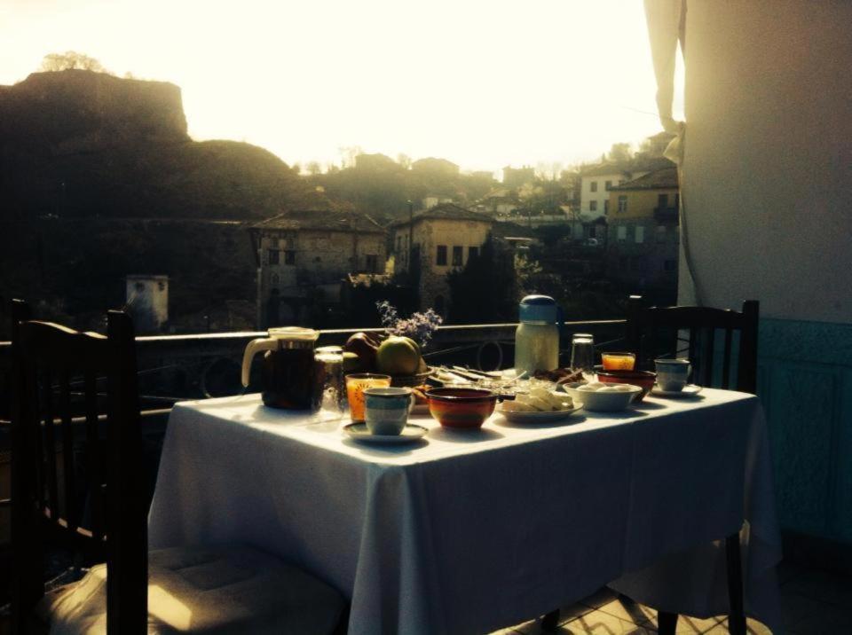 Ruols guesthouse Gjirokastër Eksteriør billede