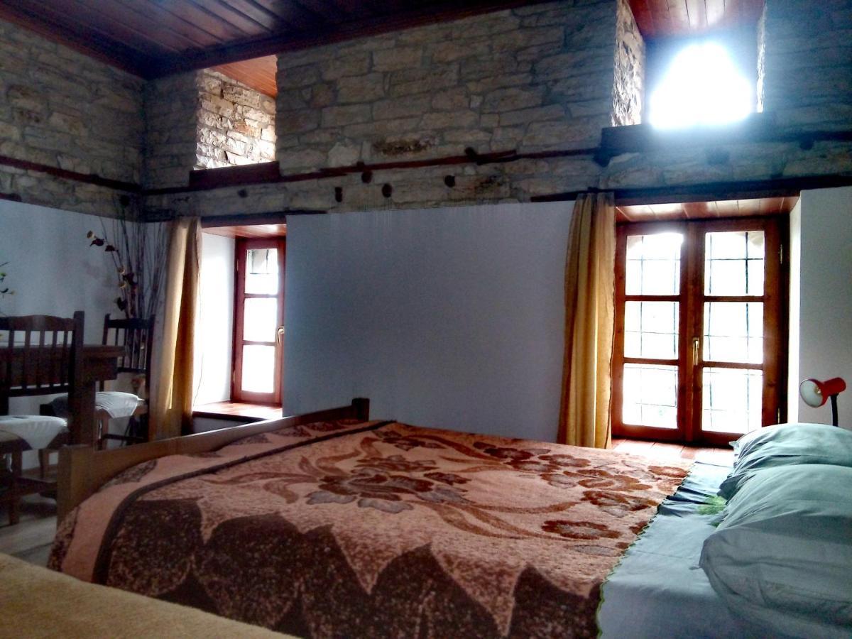 Ruols guesthouse Gjirokastër Eksteriør billede