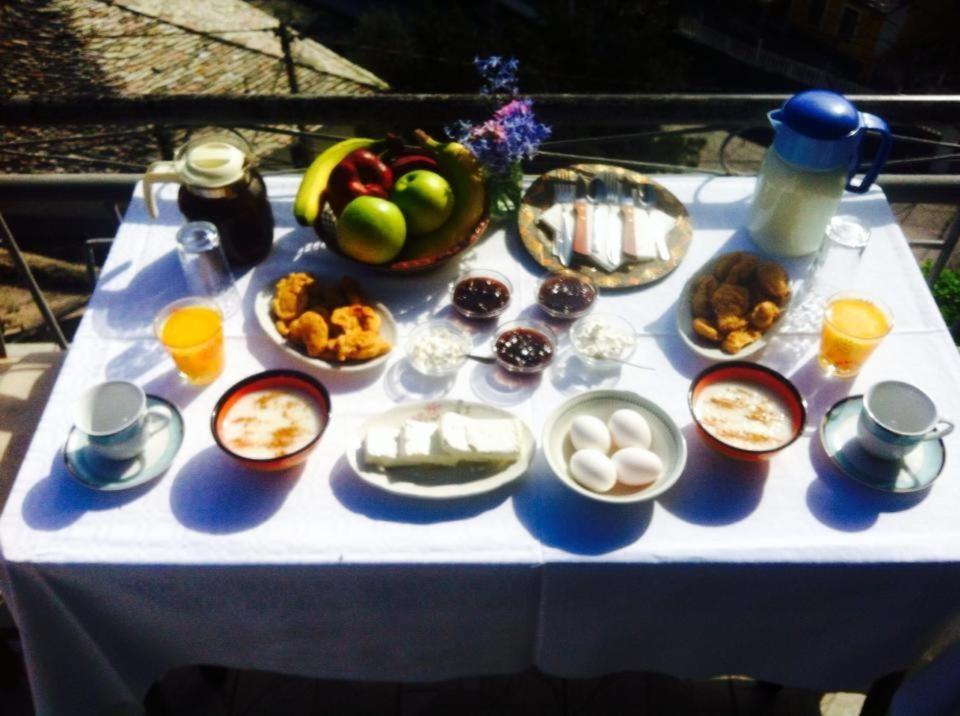 Ruols guesthouse Gjirokastër Eksteriør billede