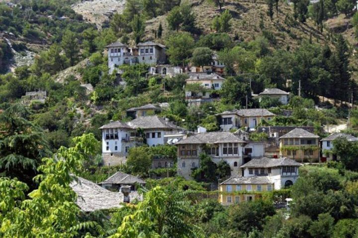 Ruols guesthouse Gjirokastër Eksteriør billede