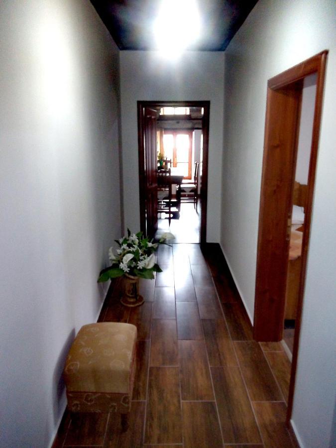 Ruols guesthouse Gjirokastër Eksteriør billede