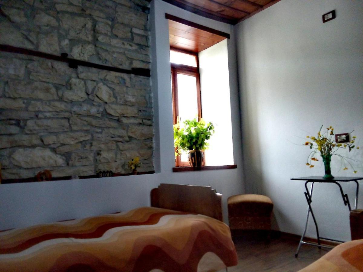 Ruols guesthouse Gjirokastër Eksteriør billede