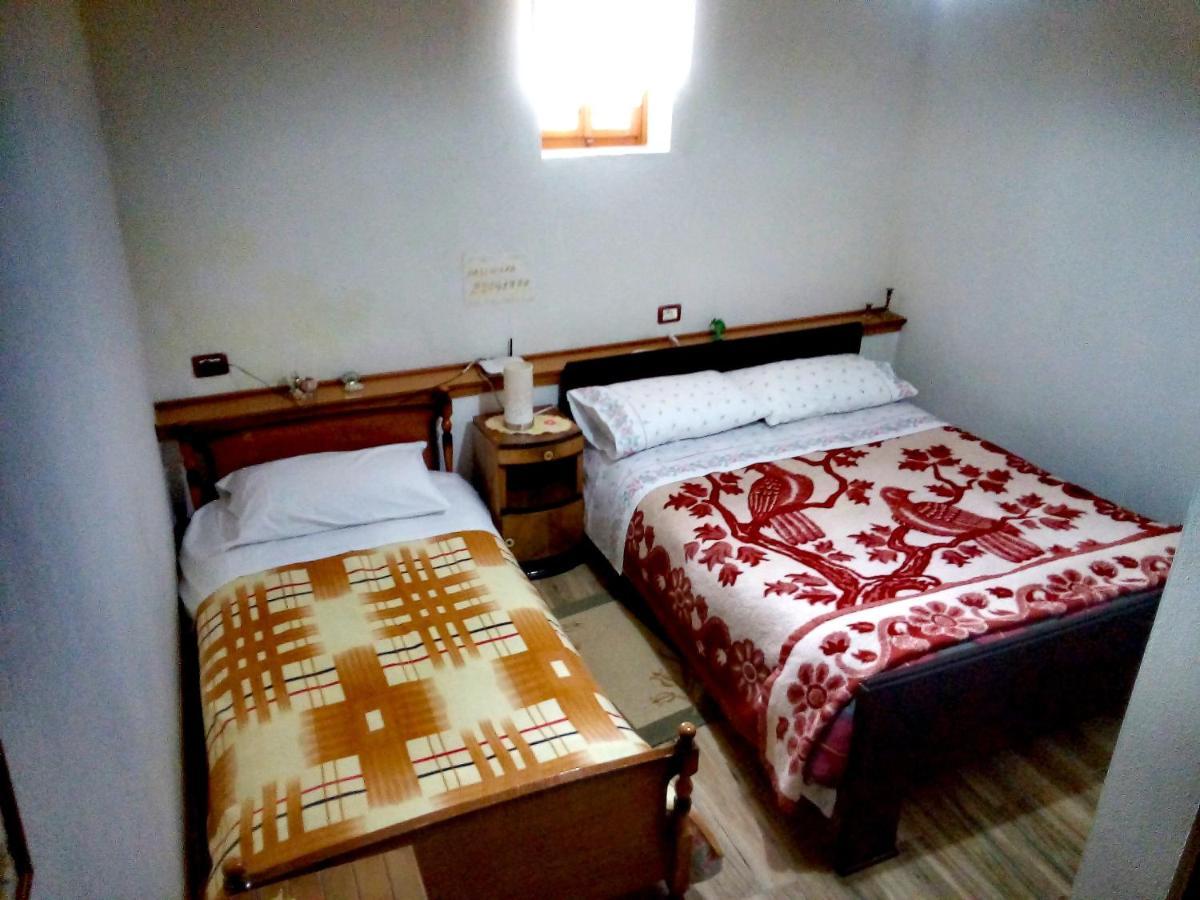Ruols guesthouse Gjirokastër Eksteriør billede