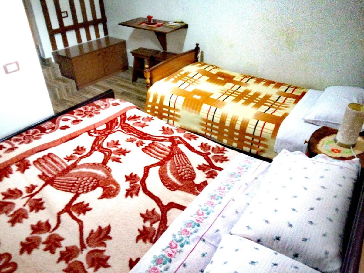 Ruols guesthouse Gjirokastër Eksteriør billede