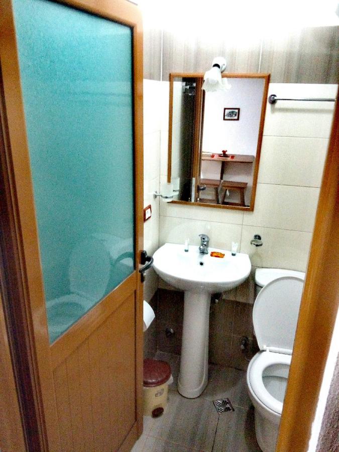 Ruols guesthouse Gjirokastër Eksteriør billede
