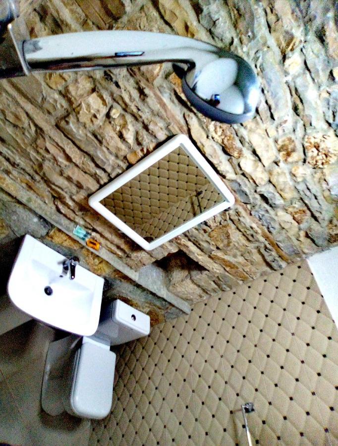 Ruols guesthouse Gjirokastër Eksteriør billede