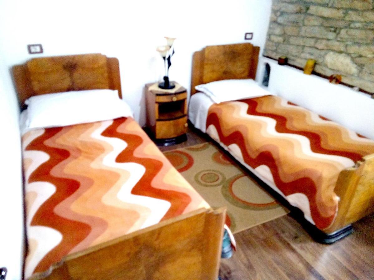 Ruols guesthouse Gjirokastër Eksteriør billede