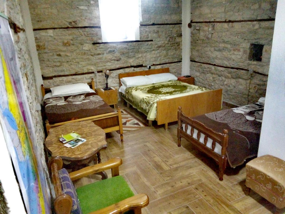 Ruols guesthouse Gjirokastër Eksteriør billede