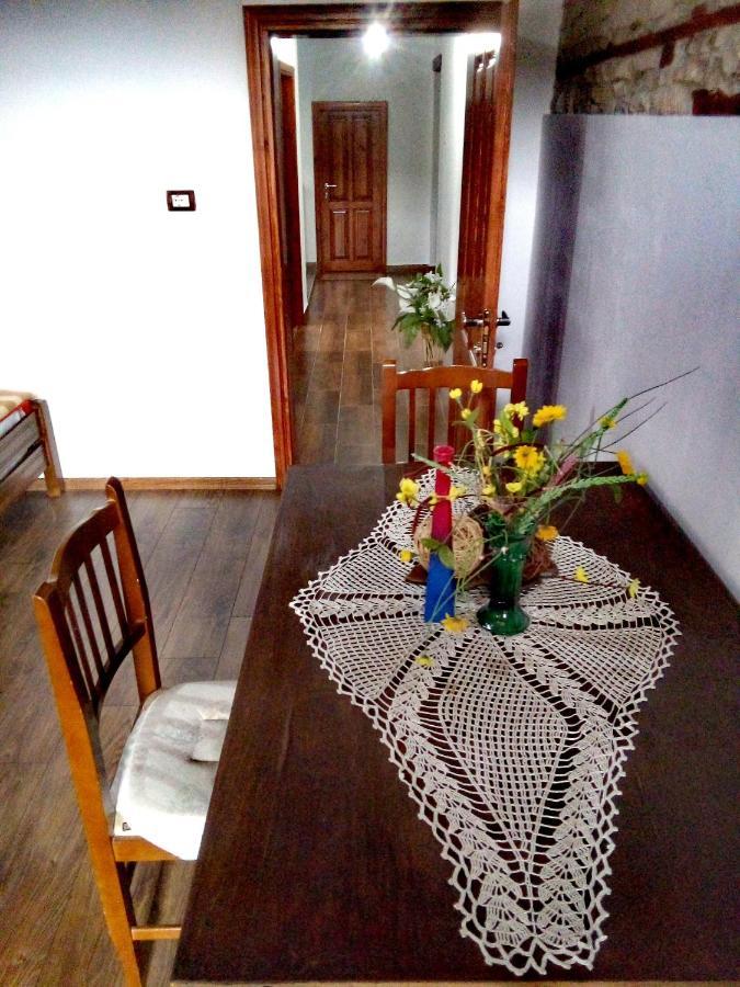 Ruols guesthouse Gjirokastër Eksteriør billede