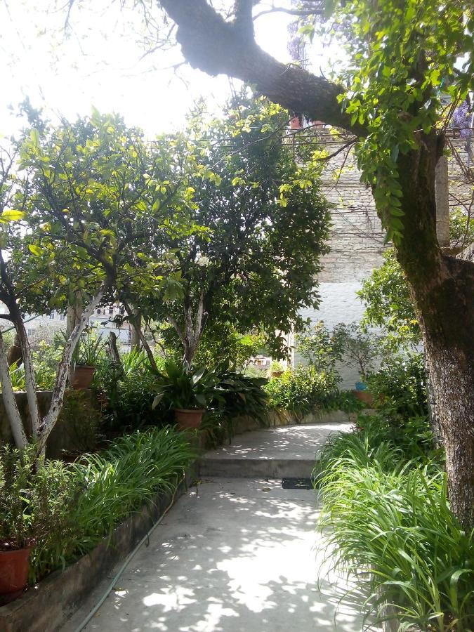 Ruols guesthouse Gjirokastër Eksteriør billede