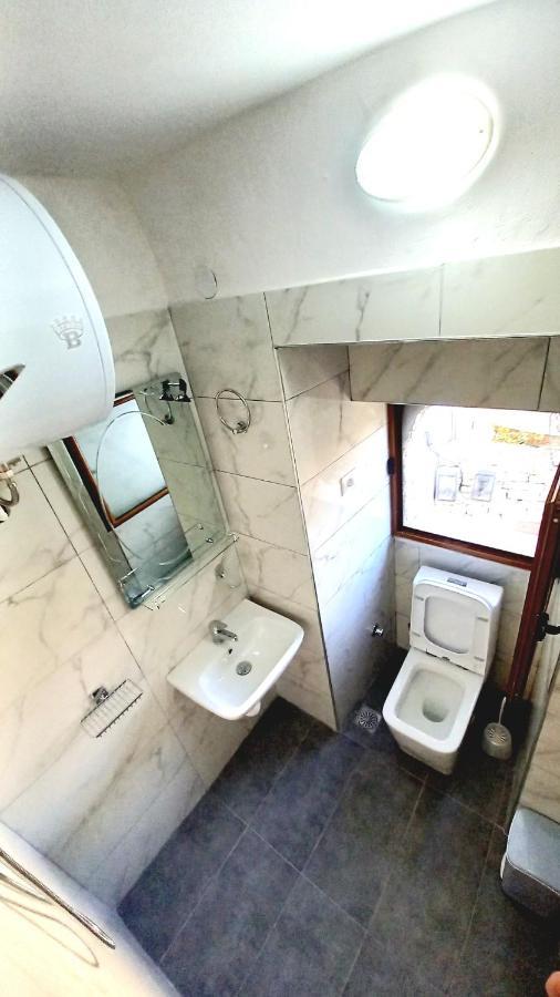 Ruols guesthouse Gjirokastër Eksteriør billede