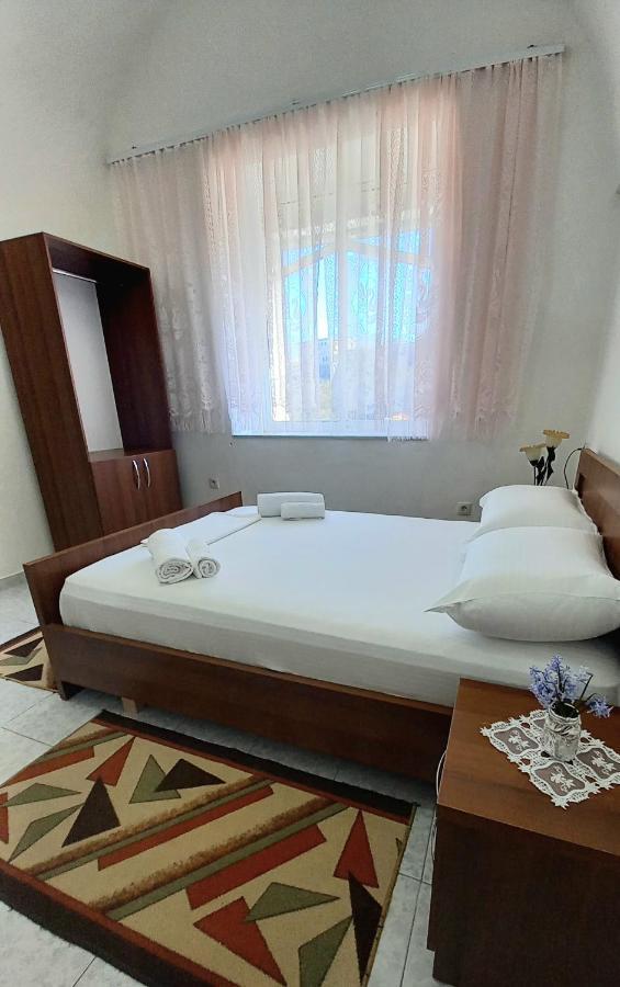 Ruols guesthouse Gjirokastër Eksteriør billede
