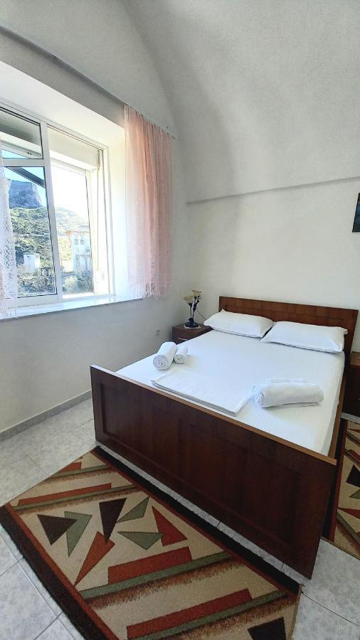 Ruols guesthouse Gjirokastër Eksteriør billede
